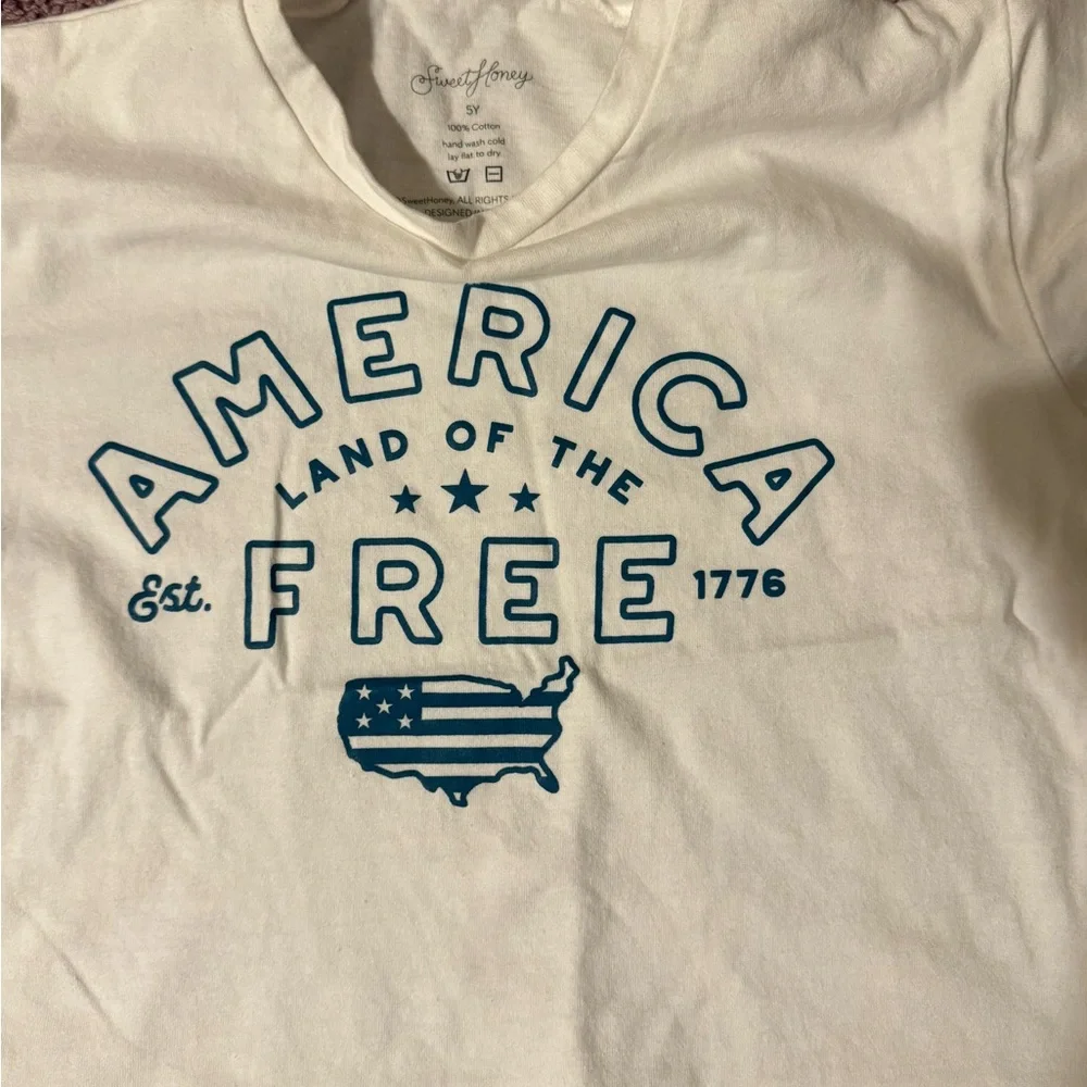 SweetHoney Festive Graphic Tee